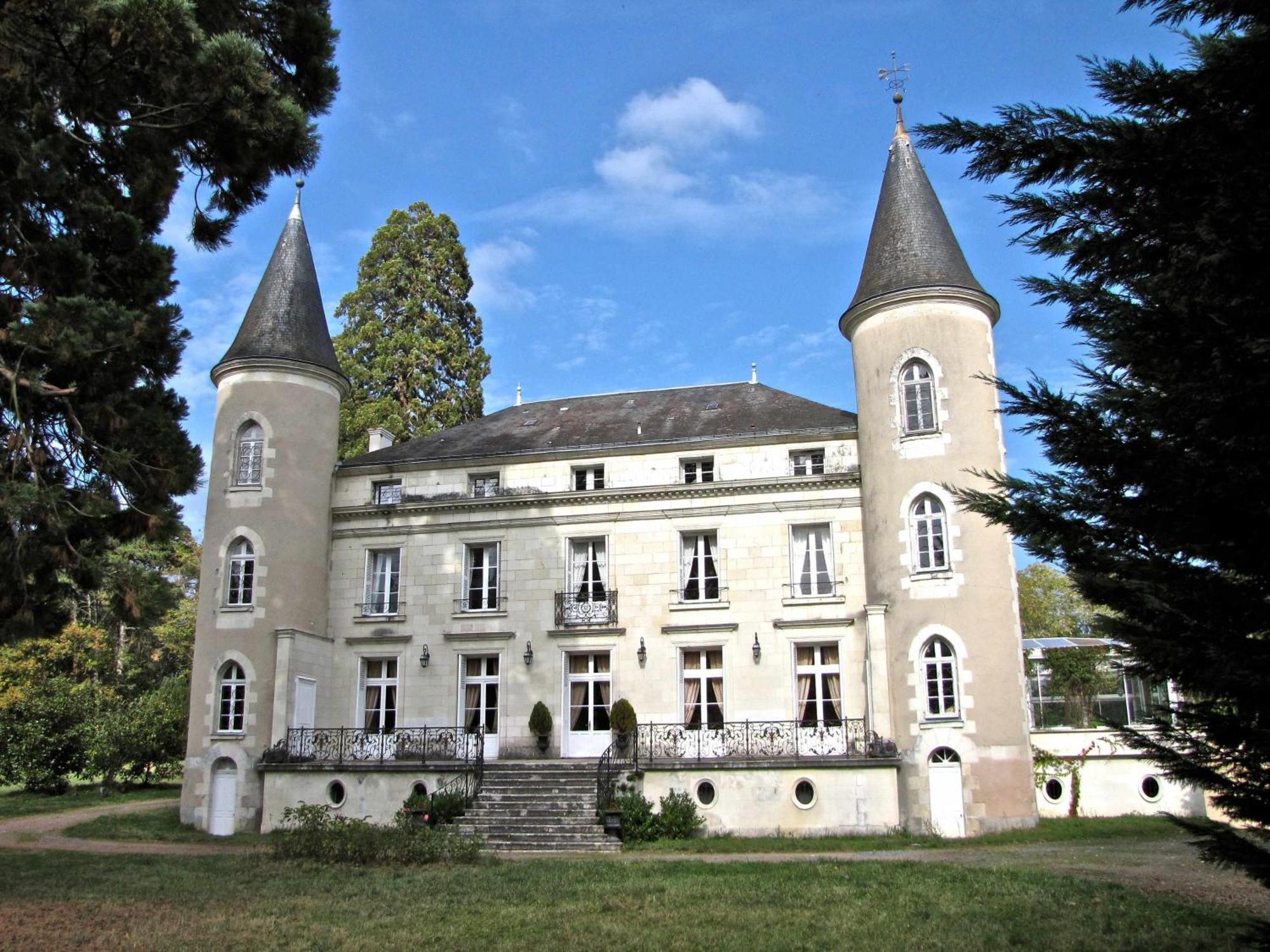 Chateau Les Vallees Tournon-Saint-Pierre Zewnętrze zdjęcie
