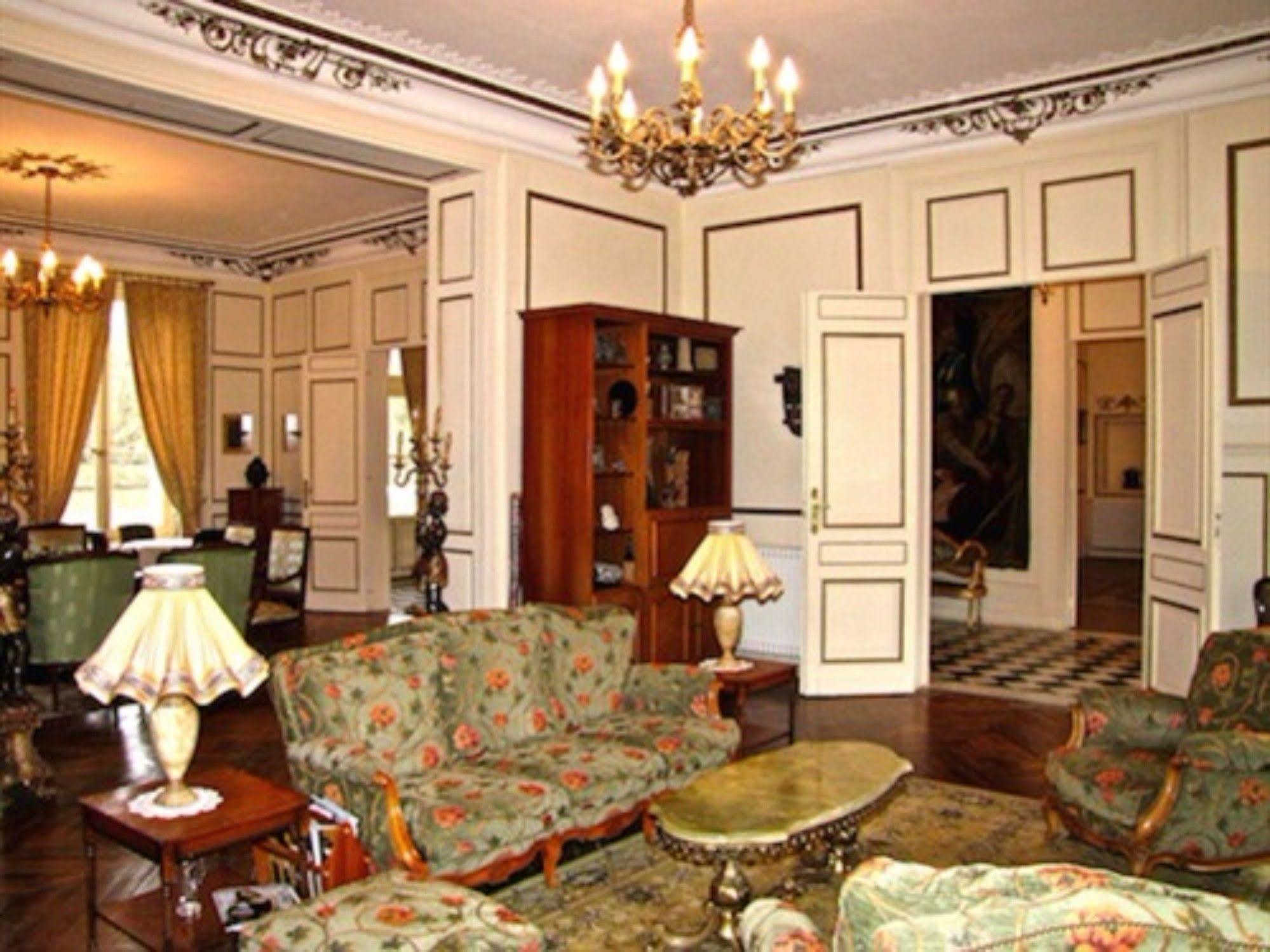 Chateau Les Vallees Tournon-Saint-Pierre Zewnętrze zdjęcie